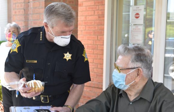 Deputy retires, celebrates 90th birthday on same day